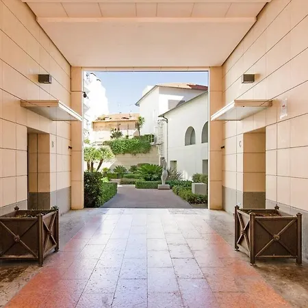 2 Bed In Walk To & Old Town! Apartmán *